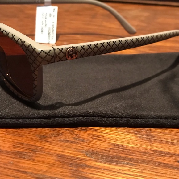 New Signature GUCCI Sunglasses for Women interlock Gold Logo AUTHENTIC with case - Picture 5 of 9